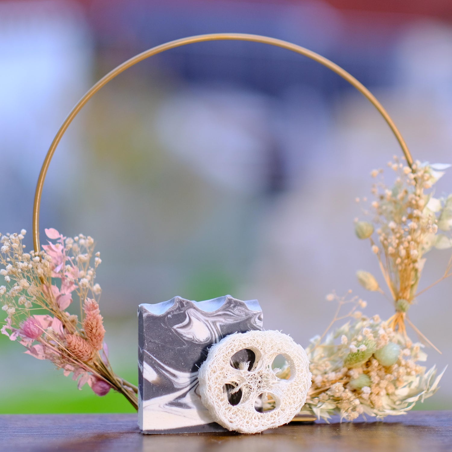 Naturseifen mit Luffa-Scheibe