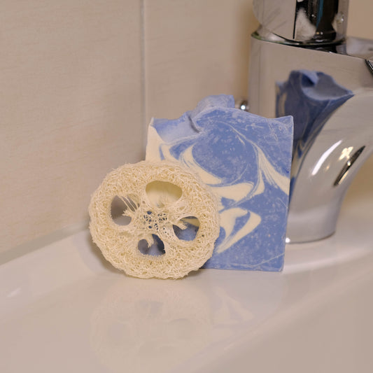 Salzseife HIMALAYA-PUR mit Luffa-Scheibe