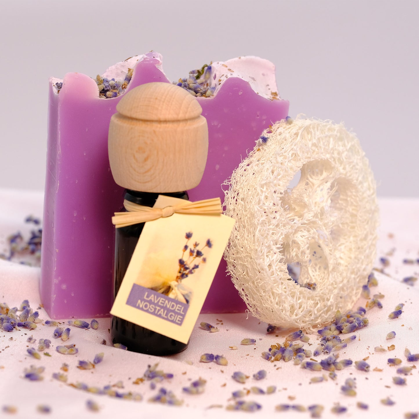 Lavendel-Set mit Raumduft, Lavendelseife und Luffa-Scheibe