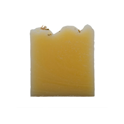 Naturseife Natura ohne Banderole, handgemacht in unserer Seifenmanufaktur, eine ideale Körperseife mit mit sehr hoher Überfettung für sehr trockene und beanspruchte Haut. 