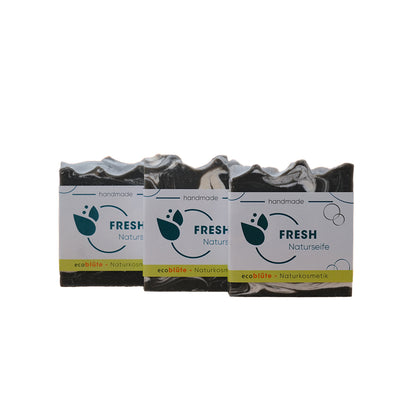 Naturseife Fresh mit Banderole, handgemacht in unserer Seifenmanufaktur, eine ideale Körper- und Rasierseife mit schwarz-weißem Muster, 3er Set
