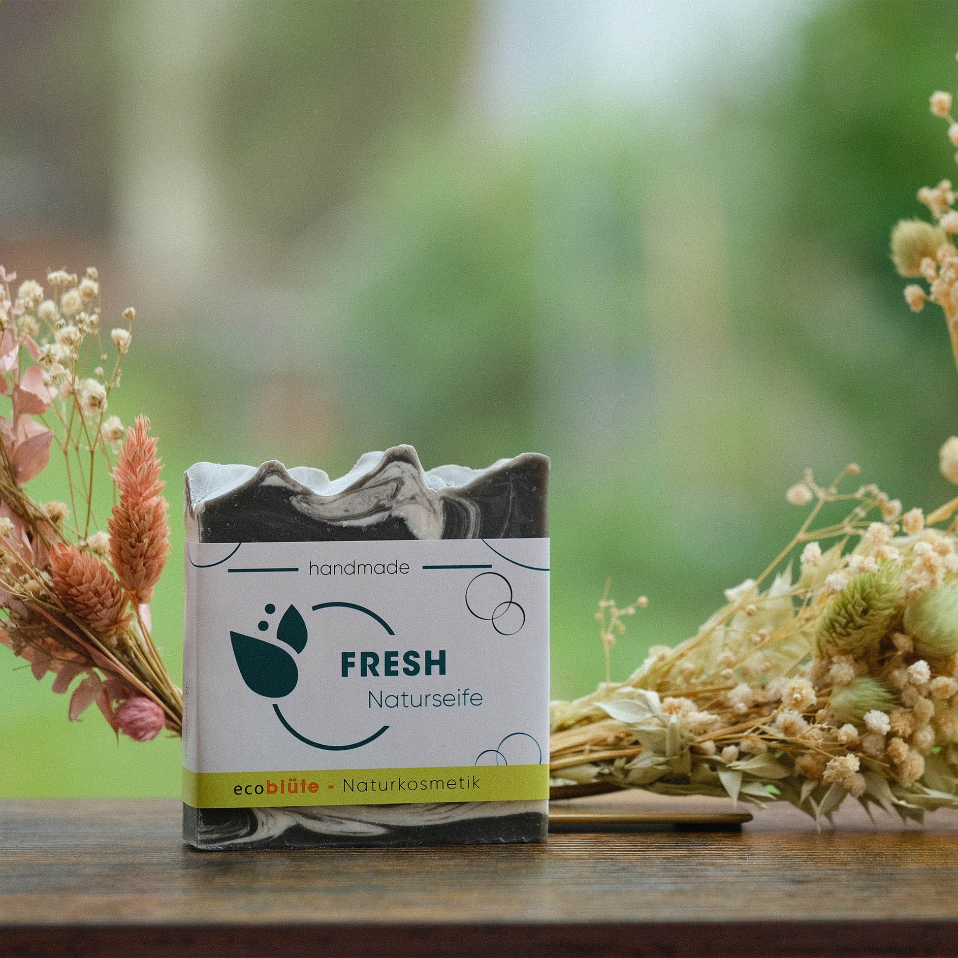 Naturseife Fresh mit Banderole und Gesteck