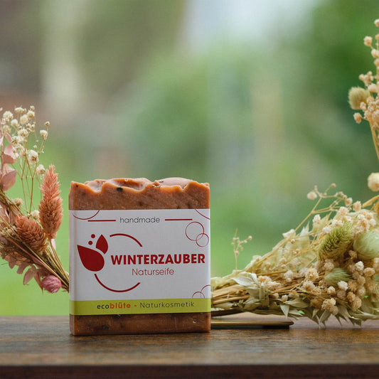 Naturseife Winterzauber mit Banderole und Gesteck